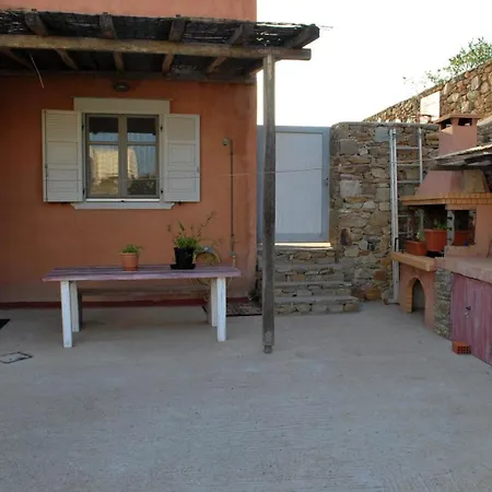 Phaedra's House * Vari (Syros)