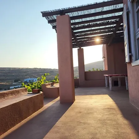 Phaedra's House * Vari (Syros)